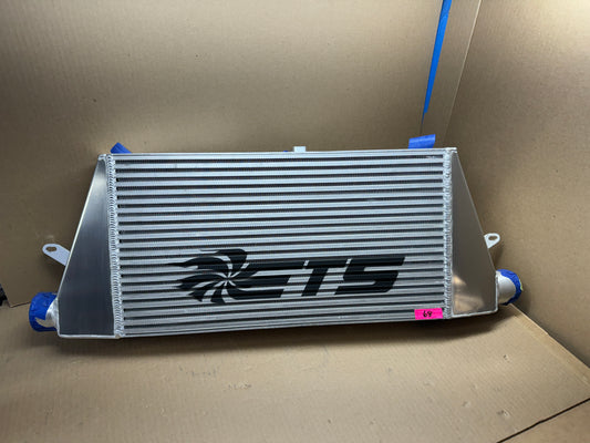 ETS 03-06 Mitsubishi Evo 8/9 Wide Tank 4.0" Intercooler Blemished #68